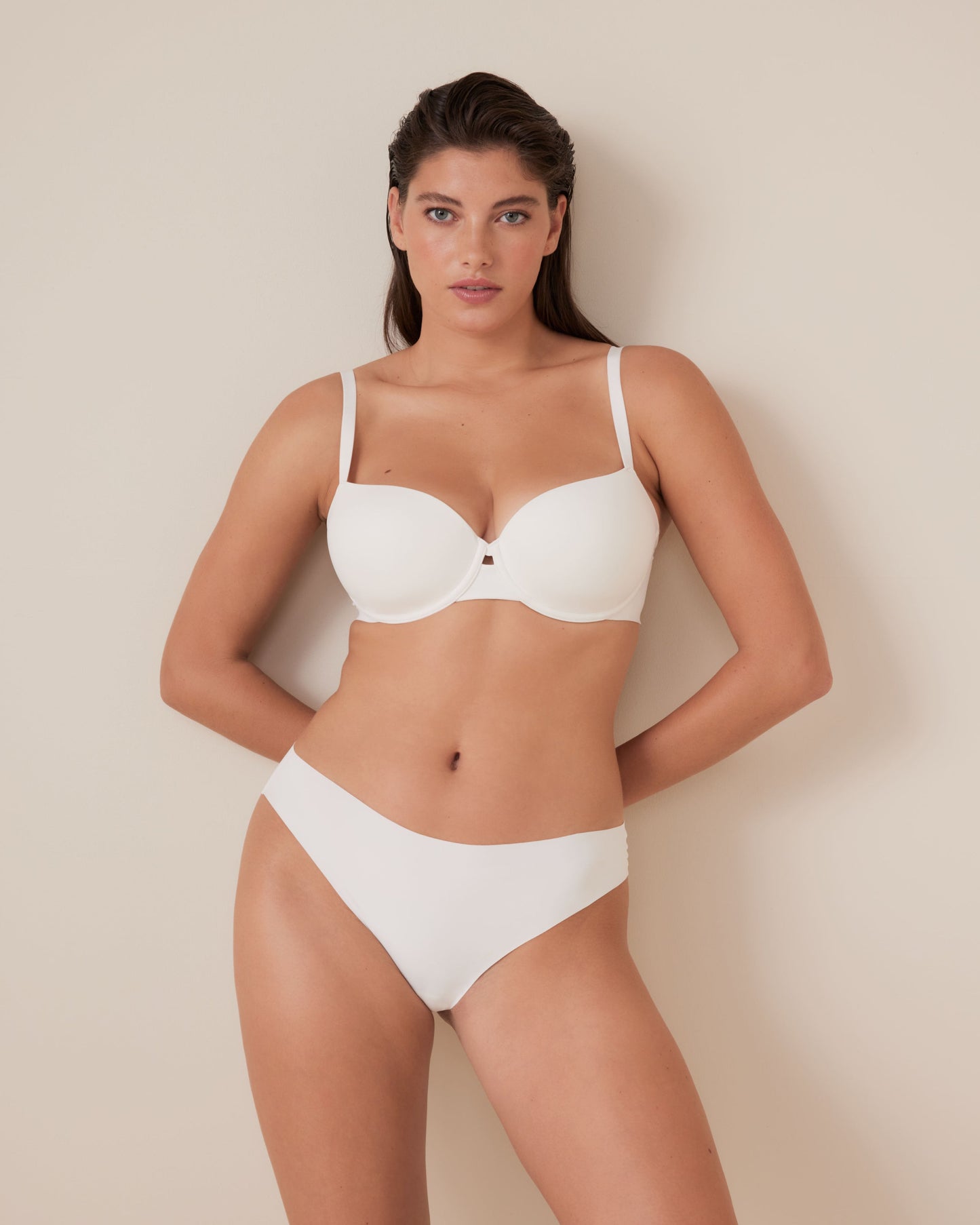 Invisibles Smooth Balconette Lined Bra