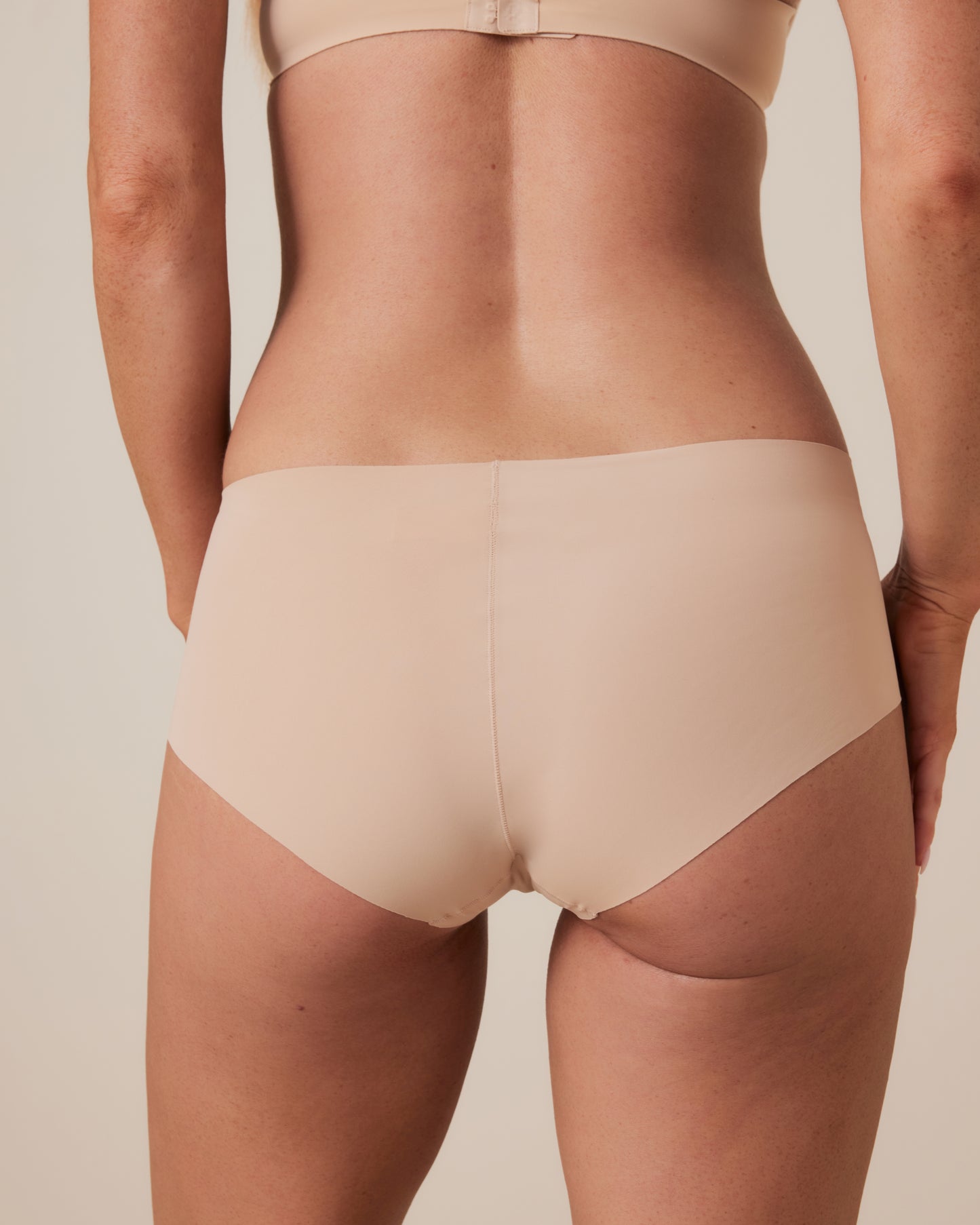 Invisibles Smooth Shortie Knickers